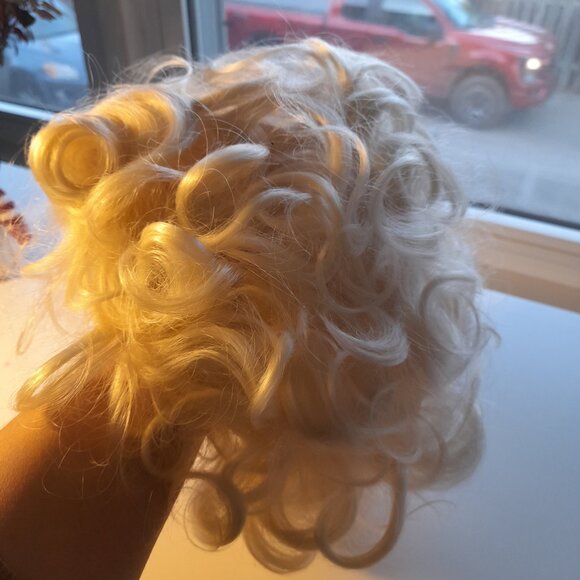 Short Blonde Curly Wig for Women - 80s Flip Style, Platinum Blonde, Synthetic - Picture 10 of 11